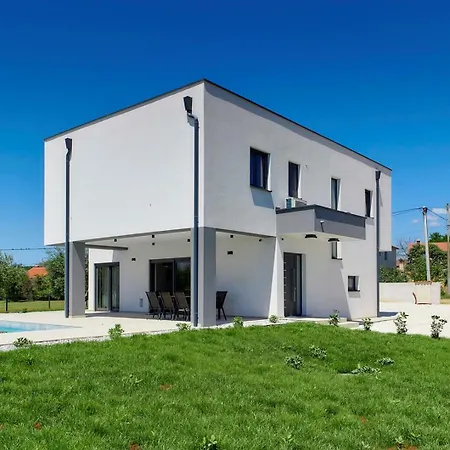 Elena * Marčana